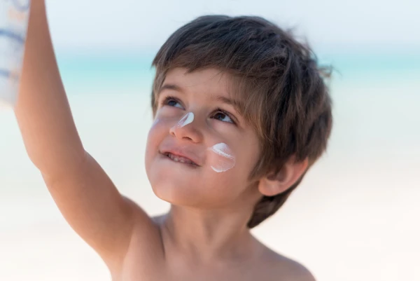 چند بار در طول روز از ضد آفتاب استفاده کنیم؟